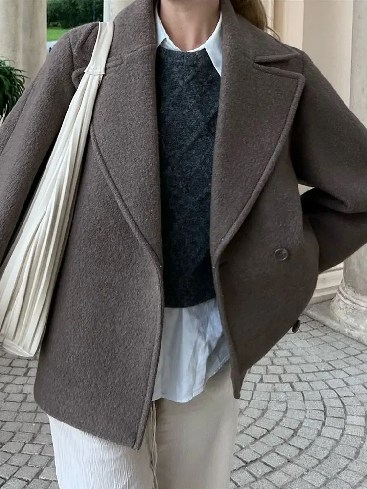 Olivia | Women's Oversized Double-Breasted Coat - Image 2
